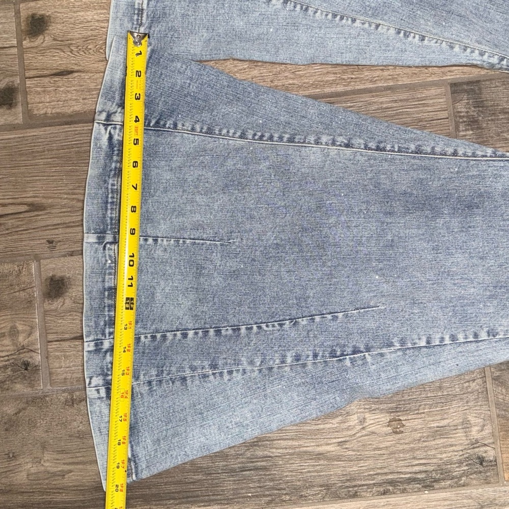 Women's  Super Flared Jeans with Glitter
Size 10 - Short Inseam 27 inches - Picture 10 of 16